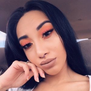 Meet your Posher, Desiree